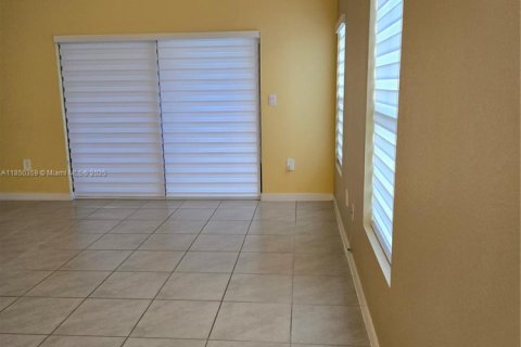 Townhouse in Homestead, Florida 3 bedrooms № 1871653 - photo 8