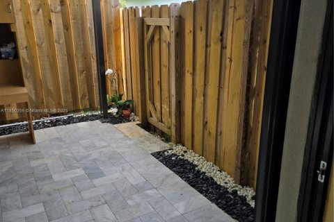 Townhouse in Homestead, Florida 3 bedrooms № 1871653 - photo 10