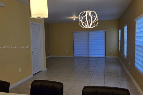 Townhouse in Homestead, Florida 3 bedrooms № 1871653 - photo 6