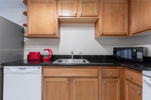 Condominio en alquiler en Hallandale Beach, Florida, 1 dormitorio, 80.82 m2 № 1926882 - foto 30