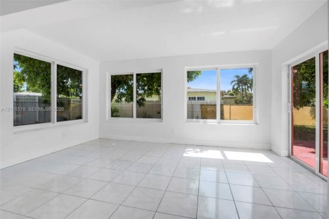 Villa ou maison à vendre à Miramar, Floride: 3 chambres, 117.24 m2 № 2406057 - photo 25