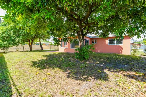 Villa ou maison à vendre à Miramar, Floride: 3 chambres, 117.24 m2 № 2406057 - photo 29