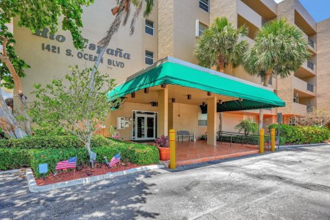 Condo in Pompano Beach, Florida, 2 bedrooms  № 1208583 - photo 1