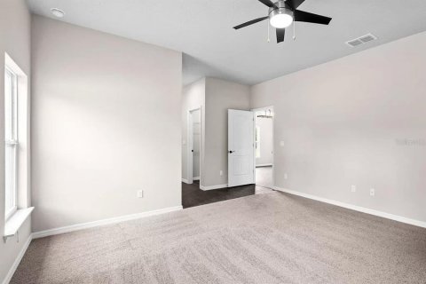 House in New Smyrna Beach, Florida 4 bedrooms, 178.93 sq.m. № 1642357 - photo 8