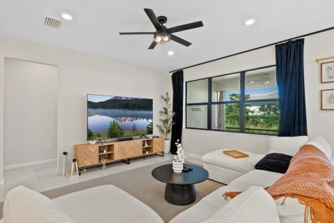 House in Englewood, Florida 2 bedrooms, 180.97 sq.m. № 1749445 - photo 30