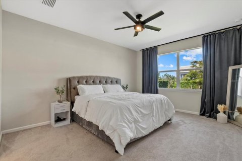 House in Englewood, Florida 2 bedrooms, 180.97 sq.m. № 1749445 - photo 11