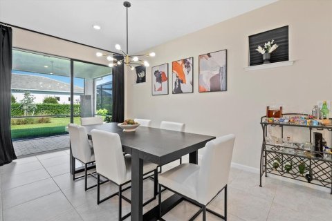 House in Englewood, Florida 2 bedrooms, 180.97 sq.m. № 1749445 - photo 3