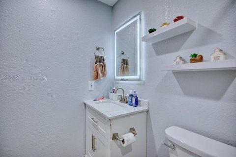 House in Sebring, Florida 3 bedrooms, 136.29 sq.m. № 2034047 - photo 21