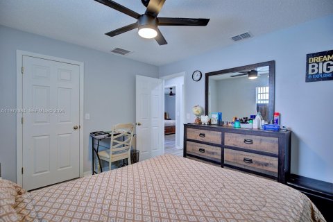 House in Sebring, Florida 3 bedrooms, 136.29 sq.m. № 2034047 - photo 17