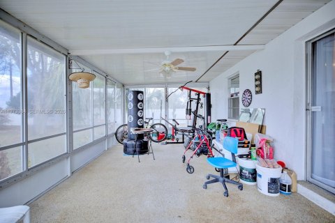 House in Sebring, Florida 3 bedrooms, 136.29 sq.m. № 2034047 - photo 25