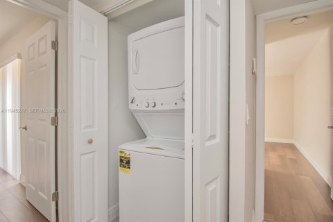 Townhouse in Delray Beach, Florida 3 bedrooms, 123.19 sq.m. № 2004275 - photo 15