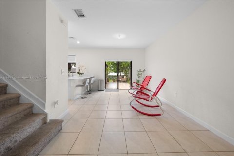 Townhouse in Hialeah, Florida 3 bedrooms, 137.77 sq.m. № 1882423 - photo 7