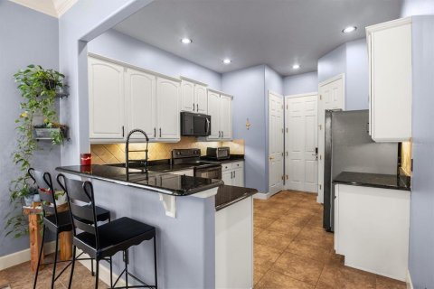 House in Kissimmee, Florida 4 bedrooms, 256.78 sq.m. № 2220715 - photo 4