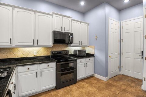 House in Kissimmee, Florida 4 bedrooms, 256.78 sq.m. № 2220715 - photo 5