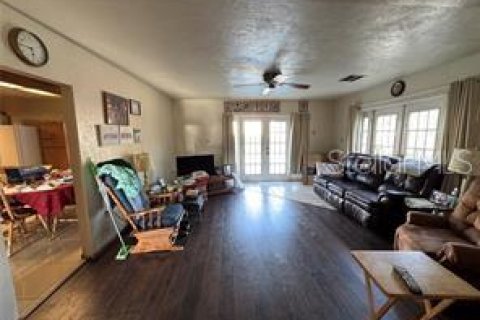 House in Orlando, Florida 4 bedrooms, 166.3 sq.m. № 2284090 - photo 13