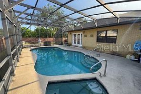 House in Orlando, Florida 4 bedrooms, 166.3 sq.m. № 2284090 - photo 7