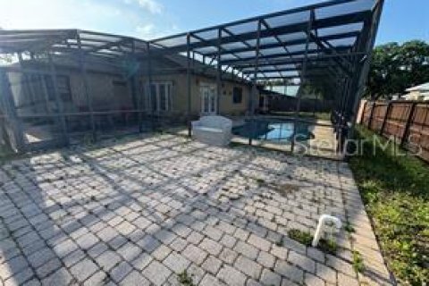 House in Orlando, Florida 4 bedrooms, 166.3 sq.m. № 2284090 - photo 9