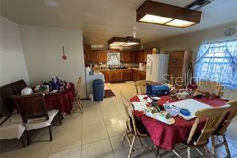 House in Orlando, Florida 4 bedrooms, 166.3 sq.m. № 2284090 - photo 12