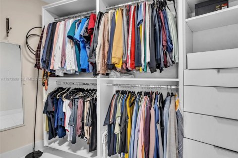 Condo in Miami, Florida, 3 bedrooms  № 2040610 - photo 28