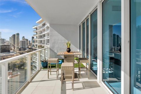 Condo in Miami, Florida, 3 bedrooms  № 2040610 - photo 16