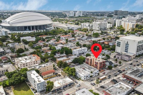 Снять в аренду кондоминиум в Майами, Флорида 2 спальни, 84.26м2, № 1967537 - фото 21