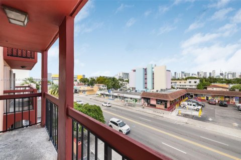 Снять в аренду кондоминиум в Майами, Флорида 2 спальни, 84.26м2, № 1967537 - фото 18