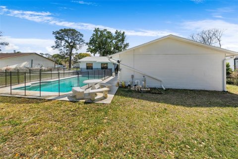 House in Port Orange, Florida 3 bedrooms, 155.24 sq.m. № 1048934 - photo 12