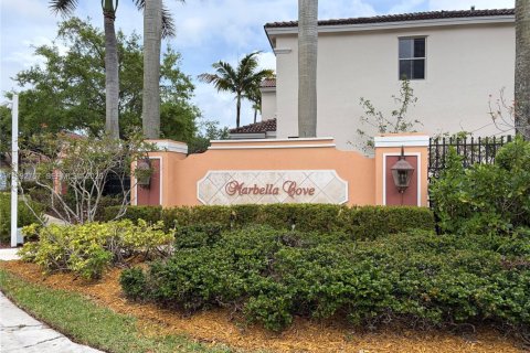 Adosado en Homestead, Florida 4 dormitorios, 143.44 m2 № 2056162