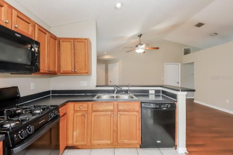 Villa ou maison à louer à Riverview, Floride: 3 chambres, 125.98 m2 № 1884696 - photo 6