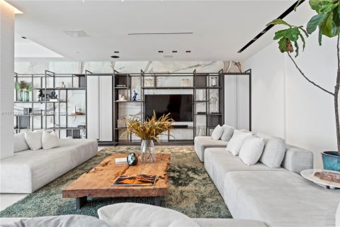 Купить кондоминиум в Майами, Флорида 6 спален, 620.22м2, № 1465602 - фото 4