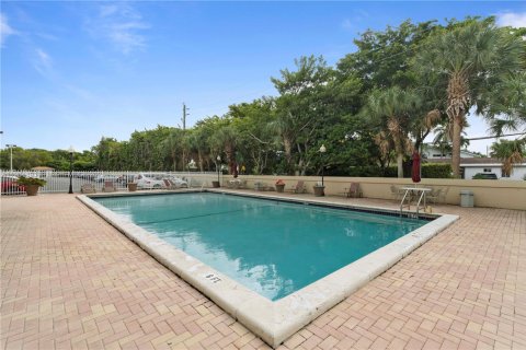 Снять в аренду кондоминиум в Норт-Майами, Флорида 1 спальня, 66.33м2, № 1956614 - фото 30