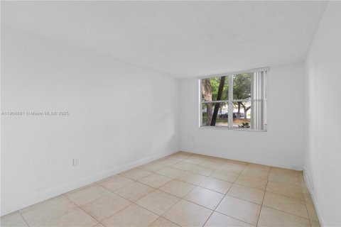 Снять в аренду кондоминиум в Норт-Майами, Флорида 1 спальня, 66.33м2, № 1956614 - фото 11