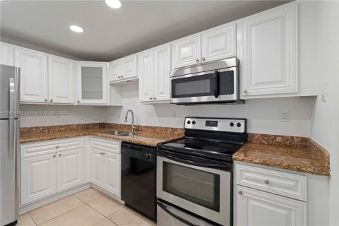 Снять в аренду кондоминиум в Норт-Майами, Флорида 1 спальня, 66.33м2, № 1956614 - фото 5