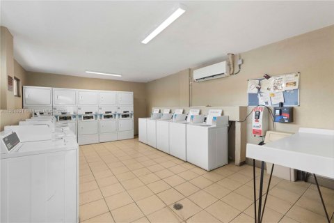 Снять в аренду кондоминиум в Норт-Майами, Флорида 1 спальня, 66.33м2, № 1956614 - фото 26