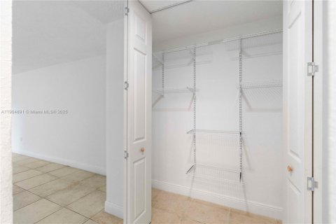 Снять в аренду кондоминиум в Норт-Майами, Флорида 1 спальня, 66.33м2, № 1956614 - фото 19