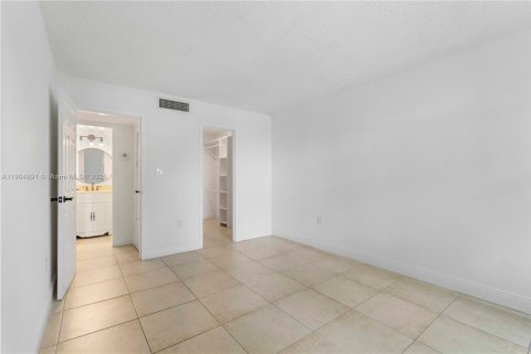 Снять в аренду кондоминиум в Норт-Майами, Флорида 1 спальня, 66.33м2, № 1956614 - фото 9