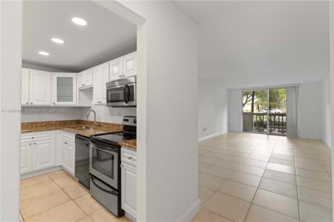 Снять в аренду кондоминиум в Норт-Майами, Флорида 1 спальня, 66.33м2, № 1956614 - фото 13