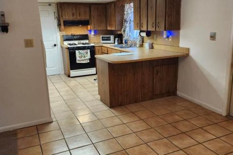 House in Auburndale, Florida 2 bedrooms, 106.28 sq.m. № 1008203 - photo 6