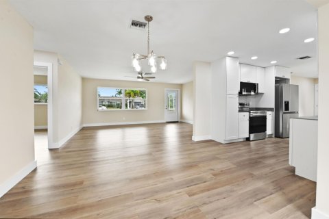Villa ou maison à vendre à West Palm Beach, Floride: 3 chambres, 187.01 m2 № 2433031 - photo 11