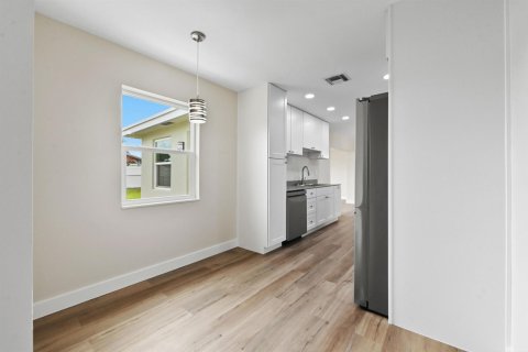 Villa ou maison à vendre à West Palm Beach, Floride: 3 chambres, 187.01 m2 № 2433031 - photo 15