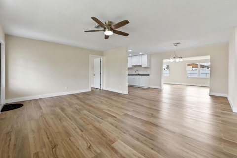 Villa ou maison à vendre à West Palm Beach, Floride: 3 chambres, 187.01 m2 № 2433031 - photo 7