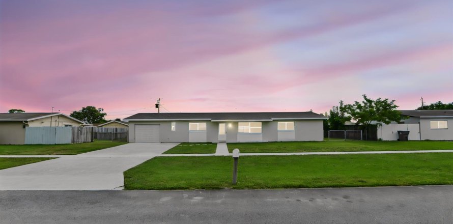 Villa ou maison à West Palm Beach, Floride 3 chambres, 187.01 m2 № 2433031
