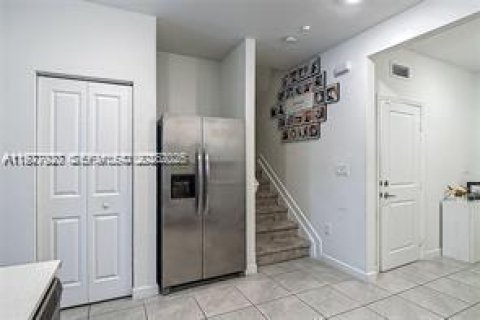 Купить таунхаус в Хомстед, Флорида 3 спальни, 159.98м2, № 2080410 - фото 8