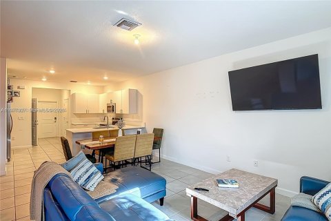 Купить таунхаус в Хомстед, Флорида 3 спальни, 159.98м2, № 2080410 - фото 6