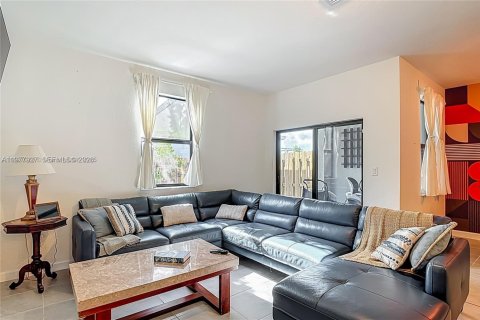 Купить таунхаус в Хомстед, Флорида 3 спальни, 159.98м2, № 2080410 - фото 5