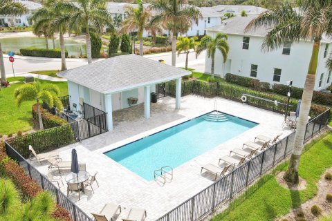 Townhouse in Stuart, Florida 3 bedrooms, 137.03 sq.m. № 2245517 - photo 26