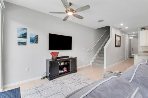 Townhouse in Stuart, Florida 3 bedrooms, 137.03 sq.m. № 2245517 - photo 9