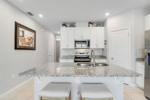 Townhouse in Stuart, Florida 3 bedrooms, 137.03 sq.m. № 2245517 - photo 3