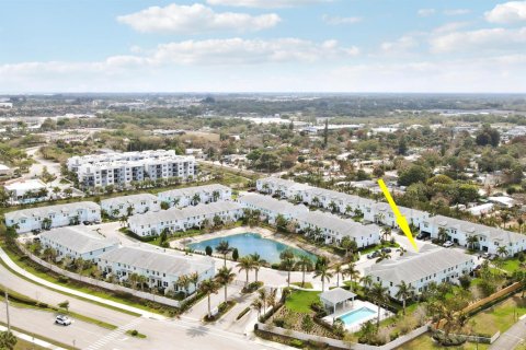 Townhouse in Stuart, Florida 3 bedrooms, 137.03 sq.m. № 2245517 - photo 28