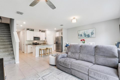 Townhouse in Stuart, Florida 3 bedrooms, 137.03 sq.m. № 2245517 - photo 5